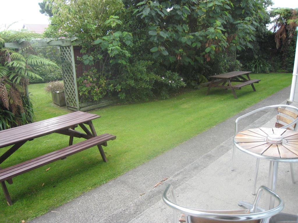 Buller Court On Palmerston Westport Eksteriør billede