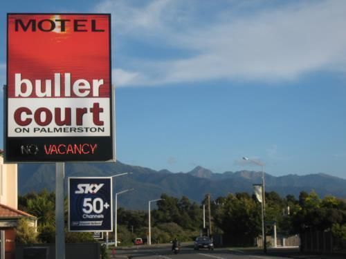Buller Court On Palmerston Westport Eksteriør billede